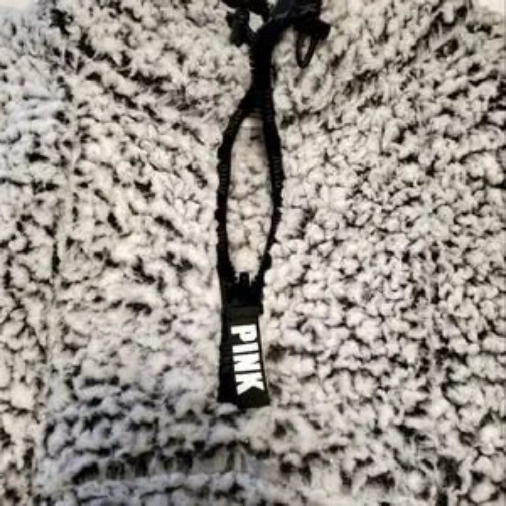 PINK Victoria's Secret Sherpa Pullover Small - Picture 3 of 4